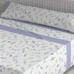 Juego de Sábana 30/27 Estampada KARAMELO Biés+Aplicación Erika Lavanda