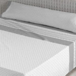 Juego de Sábana 30/27 Estampada KARAMELO Biés+Aplicación Lais Gris